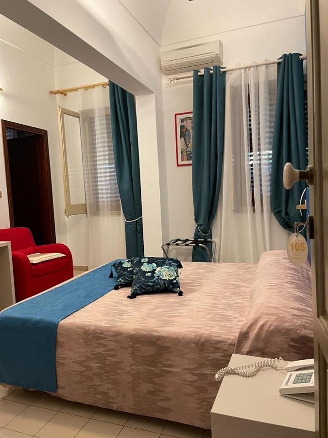 Albergo Bouganville 法维尼亚纳 外观 照片